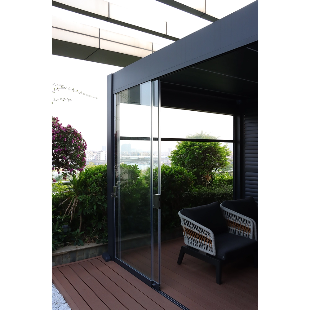 Sliding glass for pergolas.
